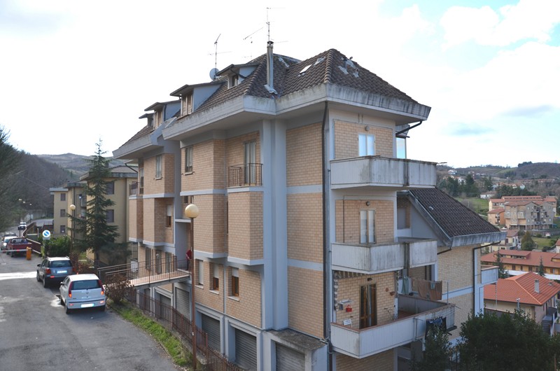 Amiata Immobiliare - Annuncio rif.A 24 - AGENZIA IMMOBILIARE AMIATA - Case in vendita sul Monte Amiata - Affitti - Ville casali appartamenti in affitto - appartamenti in vendita sull amiata - REAL ESTATE