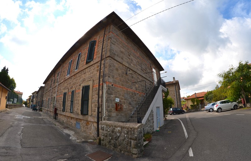 Amiata Immobiliare - Annuncio rif.SA 32 - AGENZIA IMMOBILIARE AMIATA - Case in vendita sul Monte Amiata - Affitti - Ville casali appartamenti in affitto - appartamenti in vendita sull amiata - REAL ESTATE