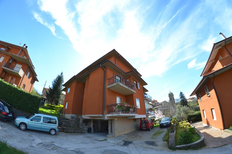 Amiata Immobiliare - Annuncio rif.A 71 - AGENZIA IMMOBILIARE AMIATA - Case in vendita sul Monte Amiata - Affitti - Ville casali appartamenti in affitto - appartamenti in vendita sull amiata - REAL ESTATE