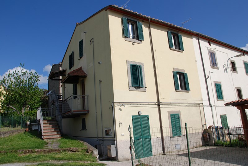 Amiata Immobiliare - Annuncio rif.C 130 - AGENZIA IMMOBILIARE AMIATA - Case in vendita sul Monte Amiata - Affitti - Ville casali appartamenti in affitto - appartamenti in vendita sull amiata - REAL ESTATE