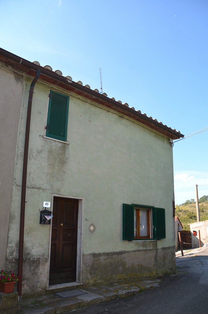 Amiata Immobiliare - Annuncio rif.SA 18 - AGENZIA IMMOBILIARE AMIATA - Case in vendita sul Monte Amiata - Affitti - Ville casali appartamenti in affitto - appartamenti in vendita sull amiata - REAL ESTATE