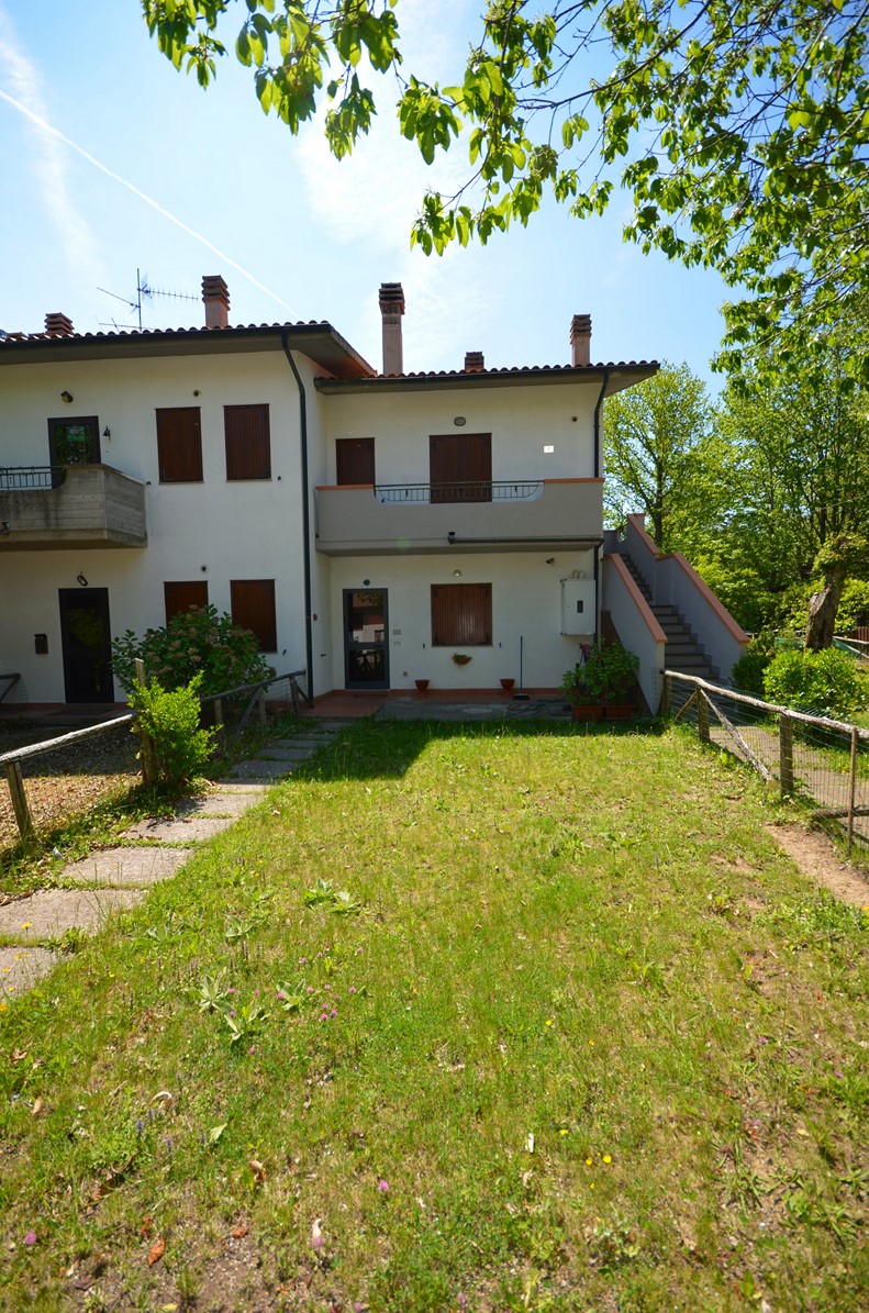 Amiata Immobiliare - Annuncio rif.SA 43 - AGENZIA IMMOBILIARE AMIATA - Case in vendita sul Monte Amiata - Affitti - Ville casali appartamenti in affitto - appartamenti in vendita sull amiata - REAL ESTATE