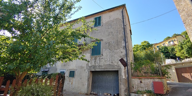 Amiata Immobiliare - Annuncio rif.SA 23 - AGENZIA IMMOBILIARE AMIATA - Case in vendita sul Monte Amiata - Affitti - Ville casali appartamenti in affitto - appartamenti in vendita sull amiata - REAL ESTATE