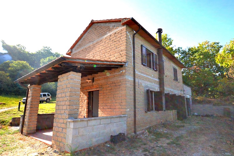 Amiata Immobiliare - Annuncio rif.Az 223 - AGENZIA IMMOBILIARE AMIATA - Case in vendita sul Monte Amiata - Affitti - Ville casali appartamenti in affitto - appartamenti in vendita sull amiata - REAL ESTATE