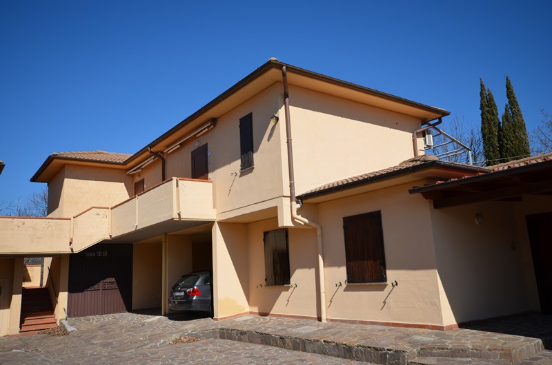 Amiata Immobiliare - Annuncio rif.A 290 - AGENZIA IMMOBILIARE AMIATA - Case in vendita sul Monte Amiata - Affitti - Ville casali appartamenti in affitto - appartamenti in vendita sull amiata - REAL ESTATE