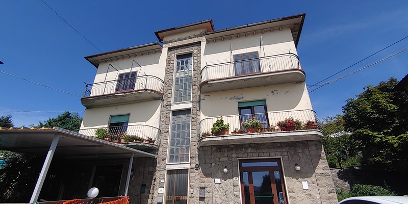 Amiata Immobiliare - Annuncio rif.SA 42 - AGENZIA IMMOBILIARE AMIATA - Case in vendita sul Monte Amiata - Affitti - Ville casali appartamenti in affitto - appartamenti in vendita sull amiata - REAL ESTATE