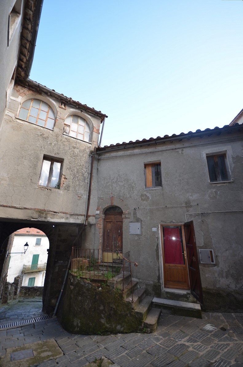 Amiata Immobiliare - Annuncio rif.CN 22 - AGENZIA IMMOBILIARE AMIATA - Case in vendita sul Monte Amiata - Affitti - Ville casali appartamenti in affitto - appartamenti in vendita sull amiata - REAL ESTATE