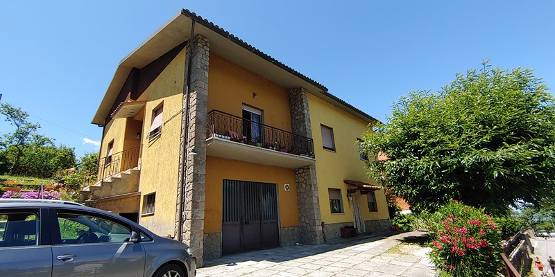 Amiata Immobiliare - Annuncio rif.C 6 - AGENZIA IMMOBILIARE AMIATA - Case in vendita sul Monte Amiata - Affitti - Ville casali appartamenti in affitto - appartamenti in vendita sull amiata - REAL ESTATE