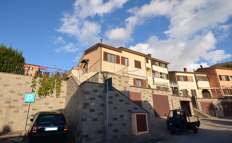 Amiata Immobiliare - Annuncio rif.A 210 - AGENZIA IMMOBILIARE AMIATA - Case in vendita sul Monte Amiata - Affitti - Ville casali appartamenti in affitto - appartamenti in vendita sull amiata - REAL ESTATE