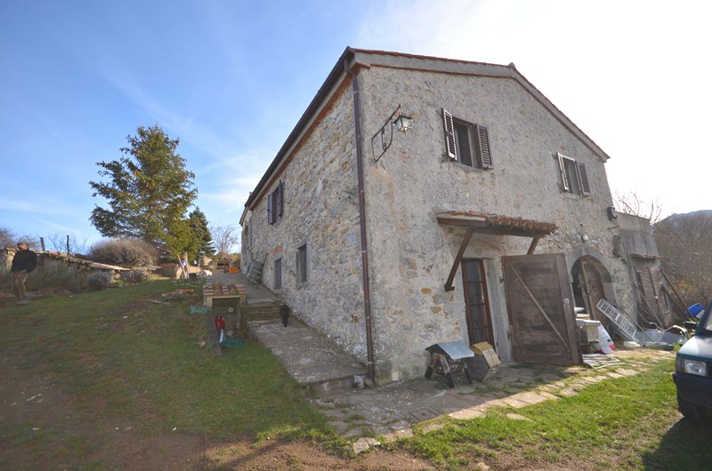 Amiata Immobiliare - Annuncio rif.AZ 121 - AGENZIA IMMOBILIARE AMIATA - Case in vendita sul Monte Amiata - Affitti - Ville casali appartamenti in affitto - appartamenti in vendita sull amiata - REAL ESTATE