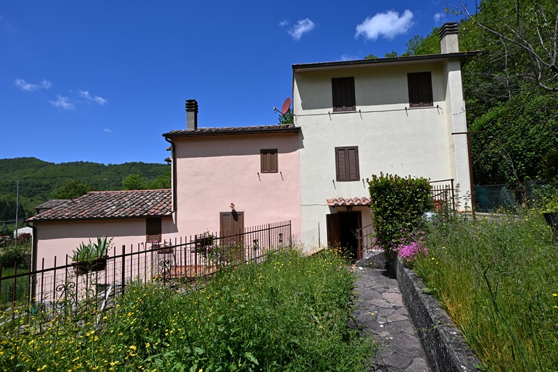 Amiata Immobiliare - Annuncio rif.A 199 - AGENZIA IMMOBILIARE AMIATA - Case in vendita sul Monte Amiata - Affitti - Ville casali appartamenti in affitto - appartamenti in vendita sull amiata - REAL ESTATE