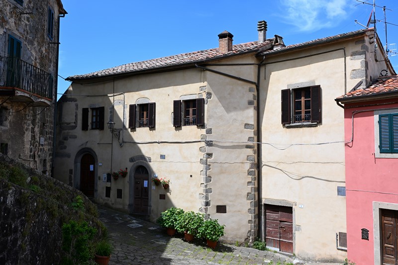 Amiata Immobiliare - Annuncio rif.A 238 - AGENZIA IMMOBILIARE AMIATA - Case in vendita sul Monte Amiata - Affitti - Ville casali appartamenti in affitto - appartamenti in vendita sull amiata - REAL ESTATE
