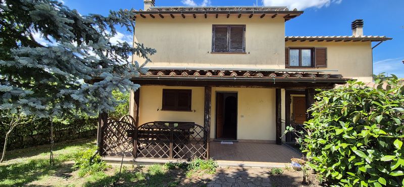 Amiata Immobiliare - Annuncio rif.C 61 - AGENZIA IMMOBILIARE AMIATA - Case in vendita sul Monte Amiata - Affitti - Ville casali appartamenti in affitto - appartamenti in vendita sull amiata - REAL ESTATE