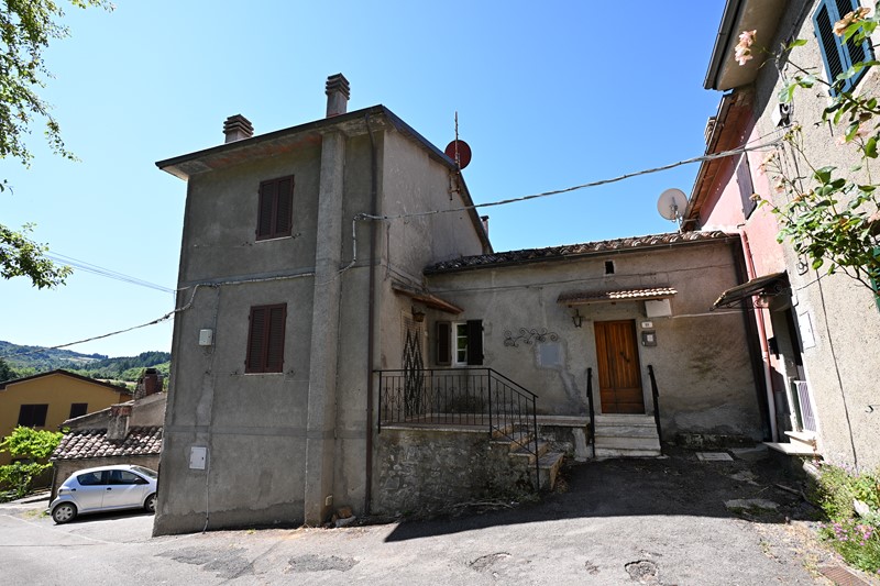 Amiata Immobiliare - Annuncio rif.A 410 - AGENZIA IMMOBILIARE AMIATA - Case in vendita sul Monte Amiata - Affitti - Ville casali appartamenti in affitto - appartamenti in vendita sull amiata - REAL ESTATE