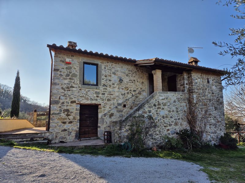 Amiata Immobiliare - Annuncio rif.AZ 244 - AGENZIA IMMOBILIARE AMIATA - Case in vendita sul Monte Amiata - Affitti - Ville casali appartamenti in affitto - appartamenti in vendita sull amiata - REAL ESTATE