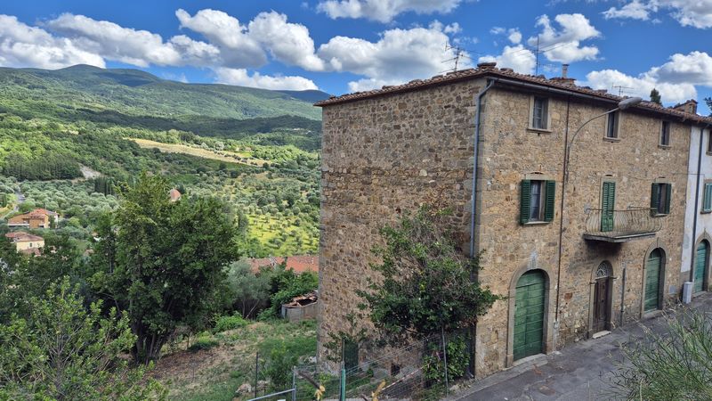 Amiata Immobiliare - Annuncio rif.SE 9 - AGENZIA IMMOBILIARE AMIATA - Case in vendita sul Monte Amiata - Affitti - Ville casali appartamenti in affitto - appartamenti in vendita sull amiata - REAL ESTATE