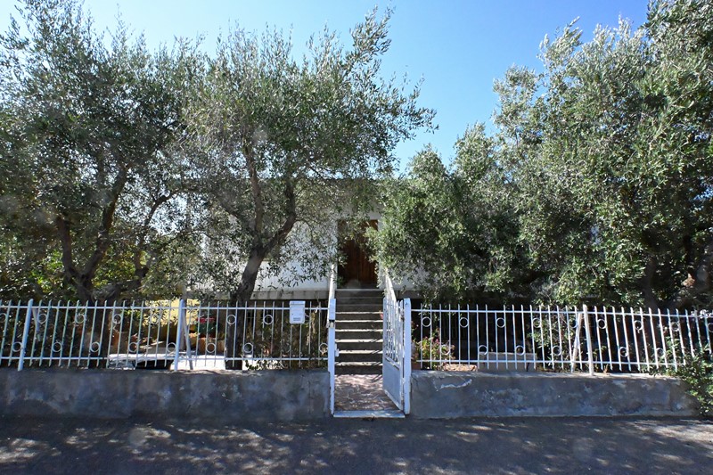 Amiata Immobiliare - Annuncio rif.GR 2 - AGENZIA IMMOBILIARE AMIATA - Case in vendita sul Monte Amiata - Affitti - Ville casali appartamenti in affitto - appartamenti in vendita sull amiata - REAL ESTATE
