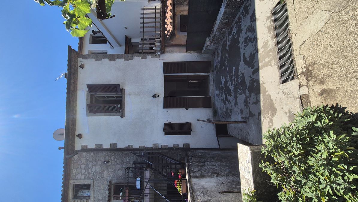 Amiata Immobiliare - Annuncio rif.C 41 - AGENZIA IMMOBILIARE AMIATA - Case in vendita sul Monte Amiata - Affitti - Ville casali appartamenti in affitto - appartamenti in vendita sull amiata - REAL ESTATE