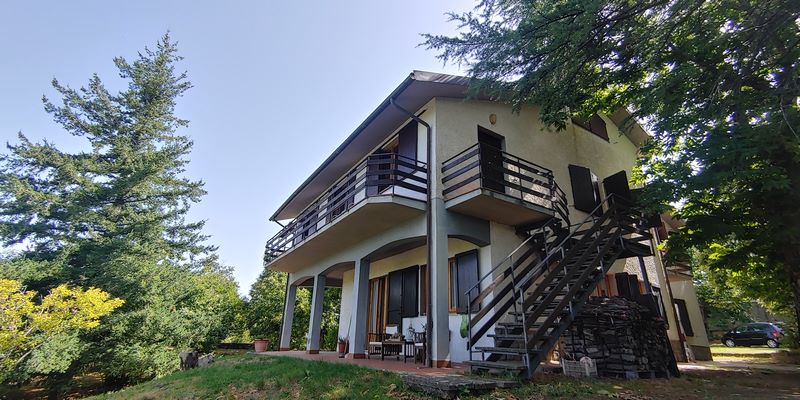 Amiata Immobiliare - Annuncio rif.C 20 - AGENZIA IMMOBILIARE AMIATA - Case in vendita sul Monte Amiata - Affitti - Ville casali appartamenti in affitto - appartamenti in vendita sull amiata - REAL ESTATE