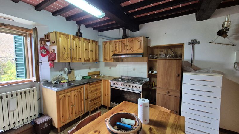 Amiata Immobiliare - Annuncio rif.C 174 - AGENZIA IMMOBILIARE AMIATA - Case in vendita sul Monte Amiata - Affitti - Ville casali appartamenti in affitto - appartamenti in vendita sull amiata - REAL ESTATE