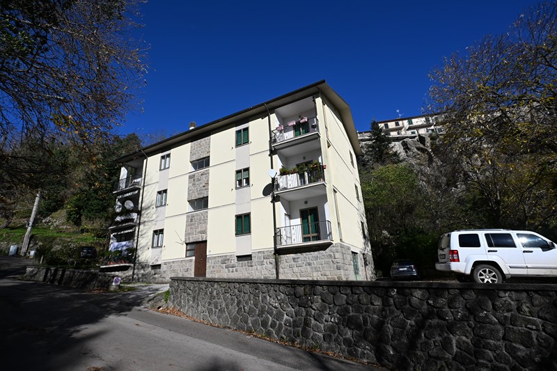 Amiata Immobiliare - Annuncio rif.SA 16 - AGENZIA IMMOBILIARE AMIATA - Case in vendita sul Monte Amiata - Affitti - Ville casali appartamenti in affitto - appartamenti in vendita sull amiata - REAL ESTATE