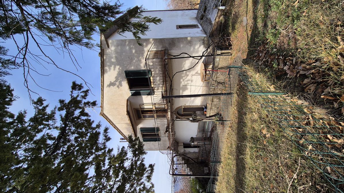 Amiata Immobiliare - Annuncio rif.AZ 23 - AGENZIA IMMOBILIARE AMIATA - Case in vendita sul Monte Amiata - Affitti - Ville casali appartamenti in affitto - appartamenti in vendita sull amiata - REAL ESTATE