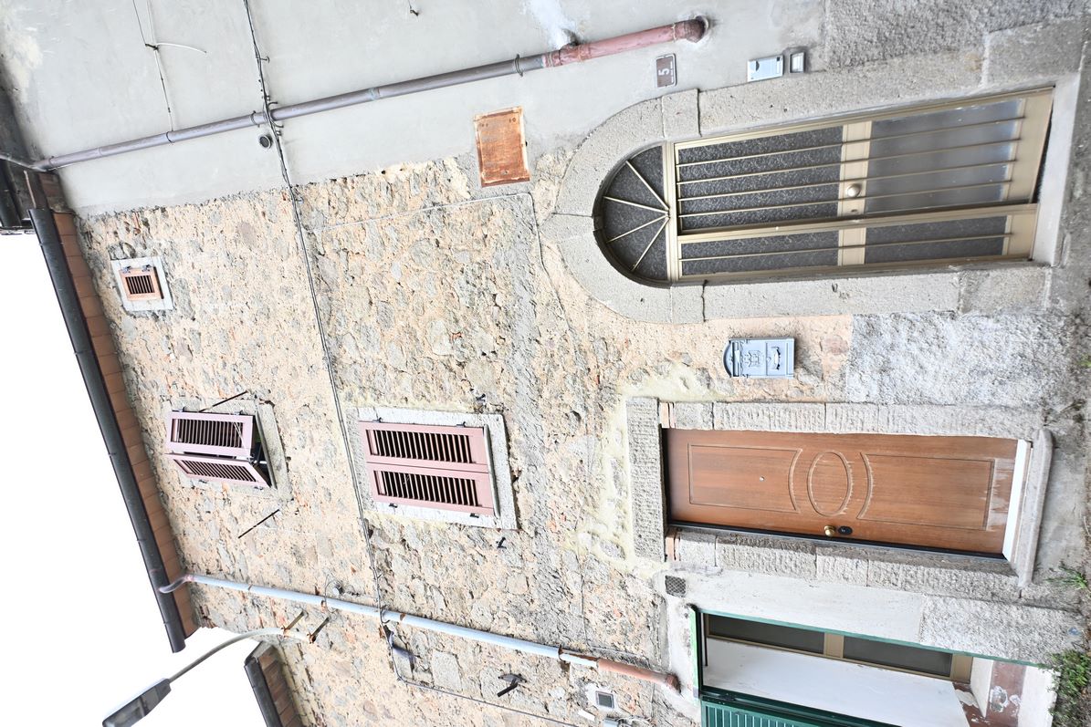 Amiata Immobiliare - Annuncio rif.C 174 - AGENZIA IMMOBILIARE AMIATA - Case in vendita sul Monte Amiata - Affitti - Ville casali appartamenti in affitto - appartamenti in vendita sull amiata - REAL ESTATE