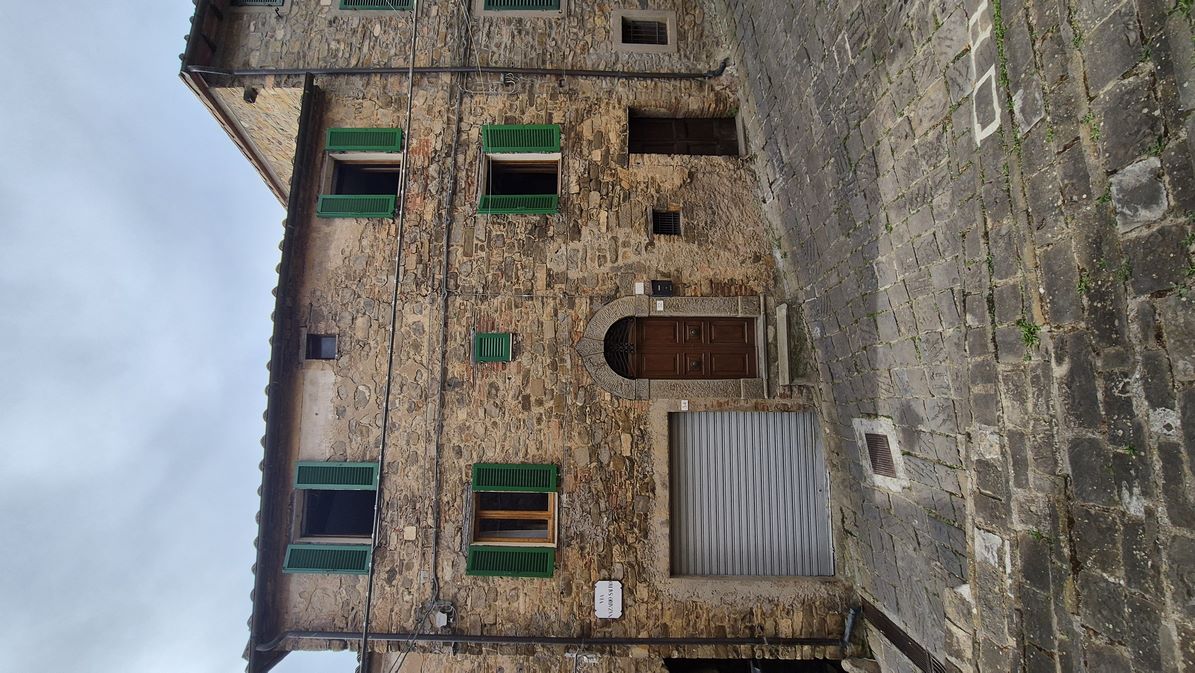 Amiata Immobiliare - Annuncio rif.SE 4 - AGENZIA IMMOBILIARE AMIATA - Case in vendita sul Monte Amiata - Affitti - Ville casali appartamenti in affitto - appartamenti in vendita sull amiata - REAL ESTATE