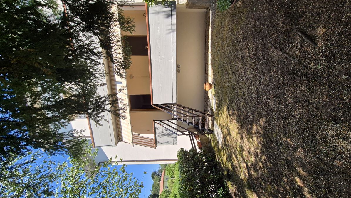 Amiata Immobiliare - Annuncio rif.C 42 - AGENZIA IMMOBILIARE AMIATA - Case in vendita sul Monte Amiata - Affitti - Ville casali appartamenti in affitto - appartamenti in vendita sull amiata - REAL ESTATE