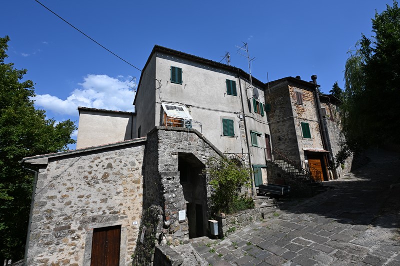 Amiata Immobiliare - Annuncio rif.A 238 - AGENZIA IMMOBILIARE AMIATA - Case in vendita sul Monte Amiata - Affitti - Ville casali appartamenti in affitto - appartamenti in vendita sull amiata - REAL ESTATE