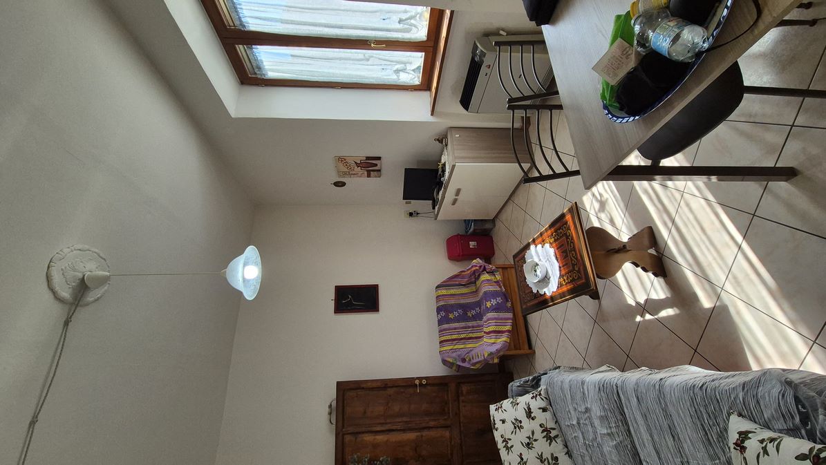 Amiata Immobiliare - Annuncio rif.C 121 - AGENZIA IMMOBILIARE AMIATA - Case in vendita sul Monte Amiata - Affitti - Ville casali appartamenti in affitto - appartamenti in vendita sull amiata - REAL ESTATE