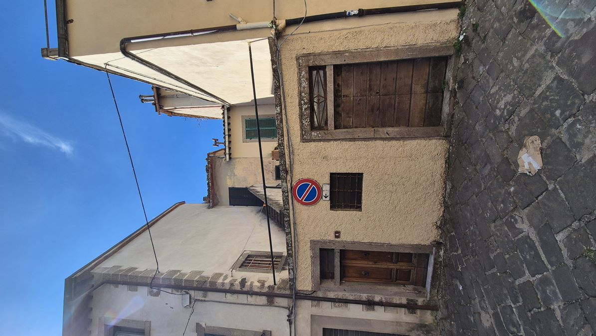 Amiata Immobiliare - Annuncio rif.C 4 - AGENZIA IMMOBILIARE AMIATA - Case in vendita sul Monte Amiata - Affitti - Ville casali appartamenti in affitto - appartamenti in vendita sull amiata - REAL ESTATE
