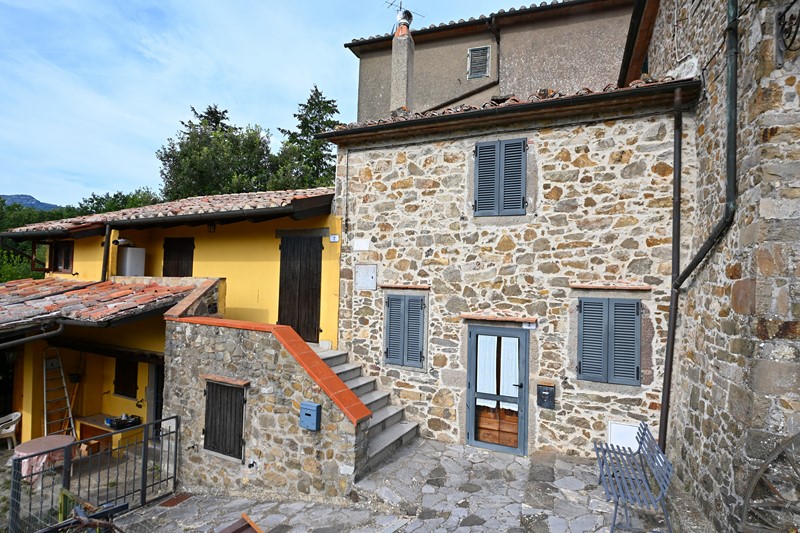 Amiata Immobiliare - Annuncio rif.A 257 - AGENZIA IMMOBILIARE AMIATA - Case in vendita sul Monte Amiata - Affitti - Ville casali appartamenti in affitto - appartamenti in vendita sull amiata - REAL ESTATE