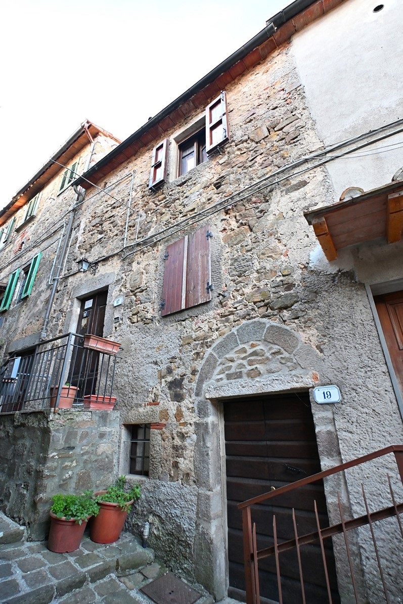 Amiata Immobiliare - Annuncio rif.A 114 - AGENZIA IMMOBILIARE AMIATA - Case in vendita sul Monte Amiata - Affitti - Ville casali appartamenti in affitto - appartamenti in vendita sull amiata - REAL ESTATE