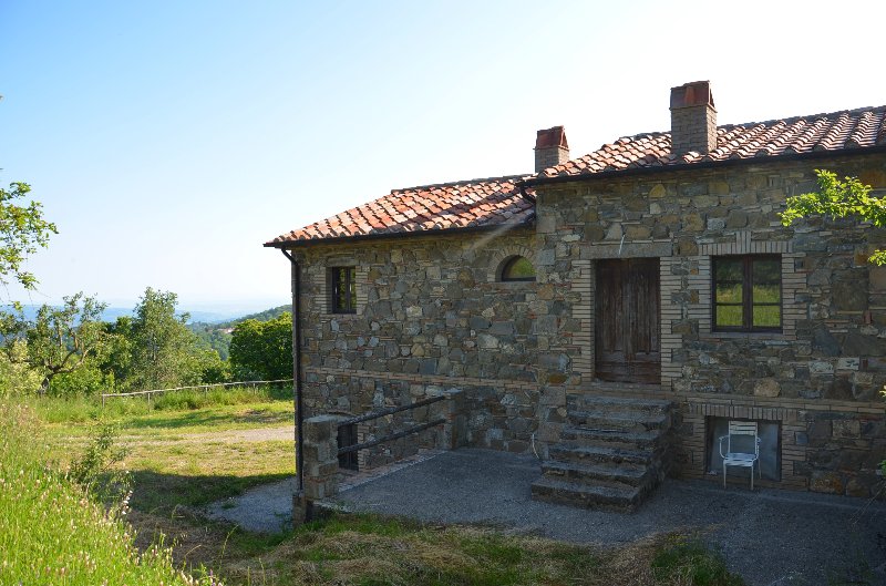 Amiata Immobiliare - Annuncio rif.A 17 - AGENZIA IMMOBILIARE AMIATA - Case in vendita sul Monte Amiata - Affitti - Ville casali appartamenti in affitto - appartamenti in vendita sull amiata - REAL ESTATE