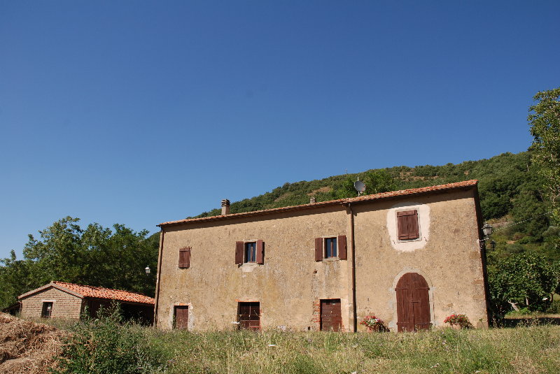 Amiata Immobiliare - Annuncio rif.AZ 28 - AGENZIA IMMOBILIARE AMIATA - Case in vendita sul Monte Amiata - Affitti - Ville casali appartamenti in affitto - appartamenti in vendita sull amiata - REAL ESTATE