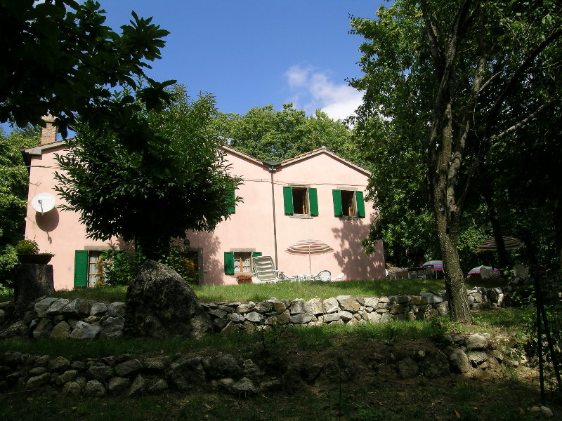 Amiata Immobiliare - Annuncio rif.Az 23 - AGENZIA IMMOBILIARE AMIATA - Case in vendita sul Monte Amiata - Affitti - Ville casali appartamenti in affitto - appartamenti in vendita sull amiata - REAL ESTATE
