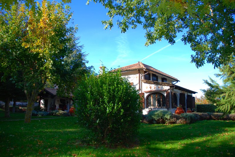 Amiata Immobiliare - Annuncio rif.AZ 10 - AGENZIA IMMOBILIARE AMIATA - Case in vendita sul Monte Amiata - Affitti - Ville casali appartamenti in affitto - appartamenti in vendita sull amiata - REAL ESTATE