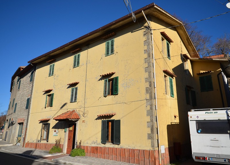 Amiata Immobiliare - Annuncio rif.SA 14 - AGENZIA IMMOBILIARE AMIATA - Case in vendita sul Monte Amiata - Affitti - Ville casali appartamenti in affitto - appartamenti in vendita sull amiata - REAL ESTATE