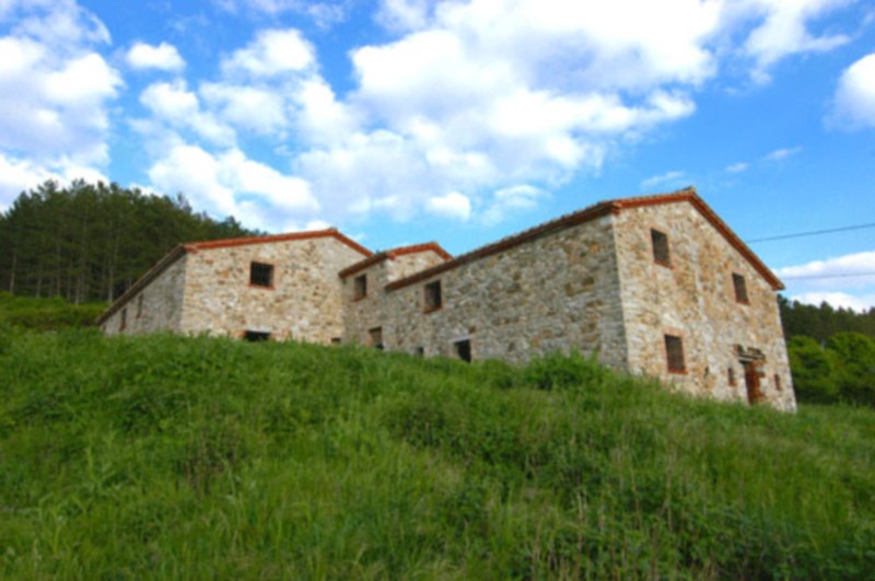 Amiata Immobiliare - Annuncio rif.Az 4 - AGENZIA IMMOBILIARE AMIATA - Case in vendita sul Monte Amiata - Affitti - Ville casali appartamenti in affitto - appartamenti in vendita sull amiata - REAL ESTATE