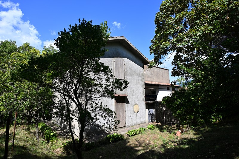 Amiata Immobiliare - Annuncio rif.A 180 - AGENZIA IMMOBILIARE AMIATA - Case in vendita sul Monte Amiata - Affitti - Ville casali appartamenti in affitto - appartamenti in vendita sull amiata - REAL ESTATE