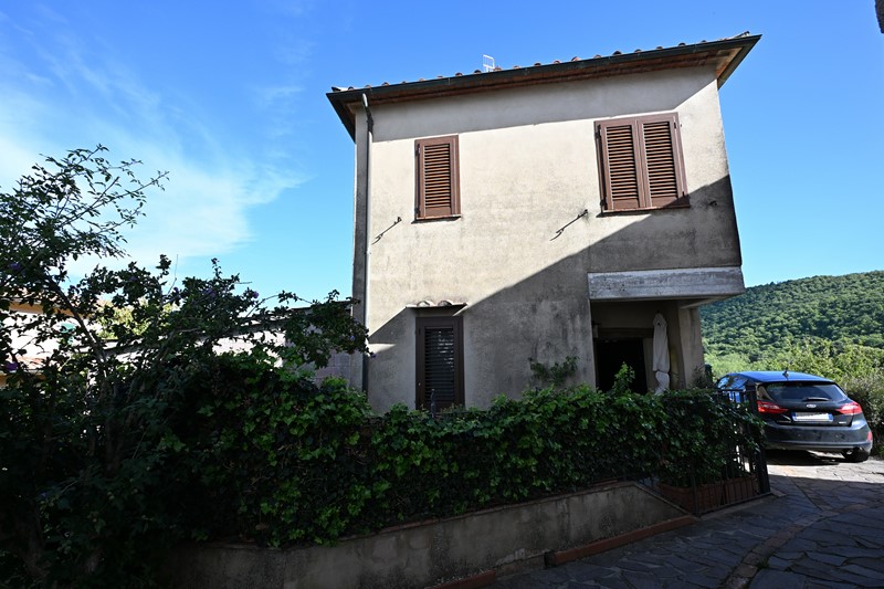 Amiata Immobiliare - Annuncio rif.A 413 - AGENZIA IMMOBILIARE AMIATA - Case in vendita sul Monte Amiata - Affitti - Ville casali appartamenti in affitto - appartamenti in vendita sull amiata - REAL ESTATE