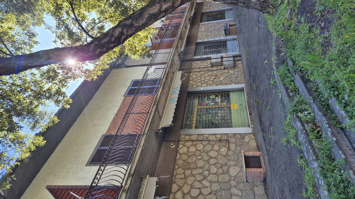 Amiata Immobiliare - Annuncio rif.C 112 - AGENZIA IMMOBILIARE AMIATA - Case in vendita sul Monte Amiata - Affitti - Ville casali appartamenti in affitto - appartamenti in vendita sull amiata - REAL ESTATE