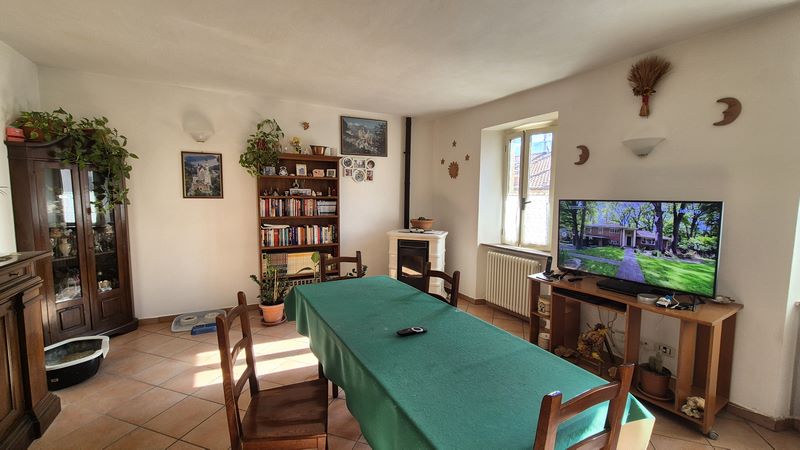 Amiata Immobiliare - Annuncio rif.C 120 - AGENZIA IMMOBILIARE AMIATA - Case in vendita sul Monte Amiata - Affitti - Ville casali appartamenti in affitto - appartamenti in vendita sull amiata - REAL ESTATE