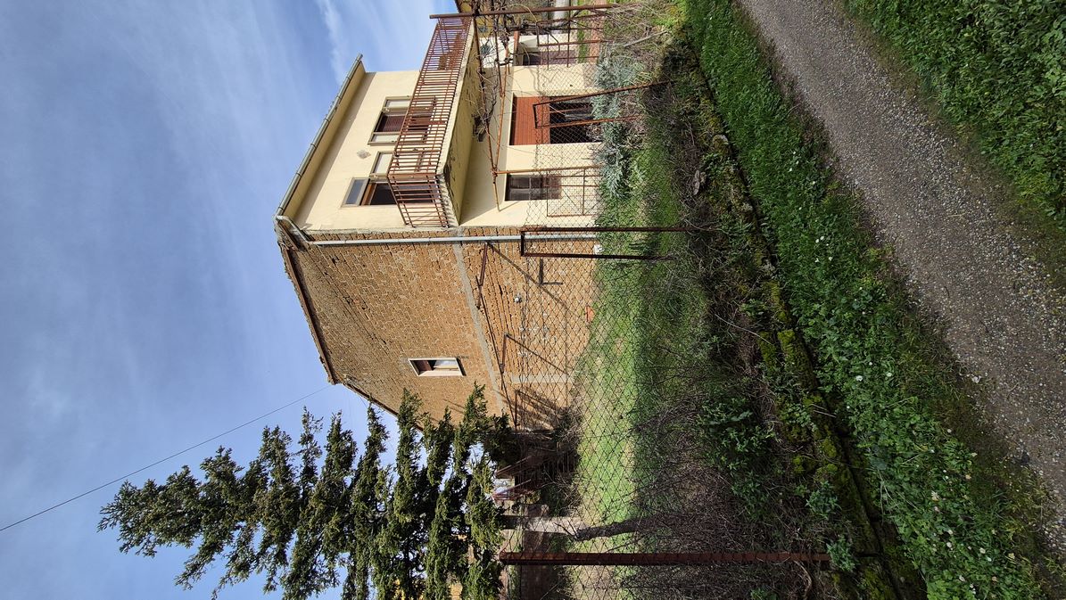 Amiata Immobiliare - Annuncio rif.C 25 - AGENZIA IMMOBILIARE AMIATA - Case in vendita sul Monte Amiata - Affitti - Ville casali appartamenti in affitto - appartamenti in vendita sull amiata - REAL ESTATE