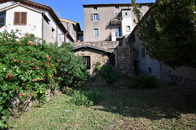 Amiata Immobiliare - Annuncio rif.SE 19 - AGENZIA IMMOBILIARE AMIATA - Case in vendita sul Monte Amiata - Affitti - Ville casali appartamenti in affitto - appartamenti in vendita sull amiata - REAL ESTATE